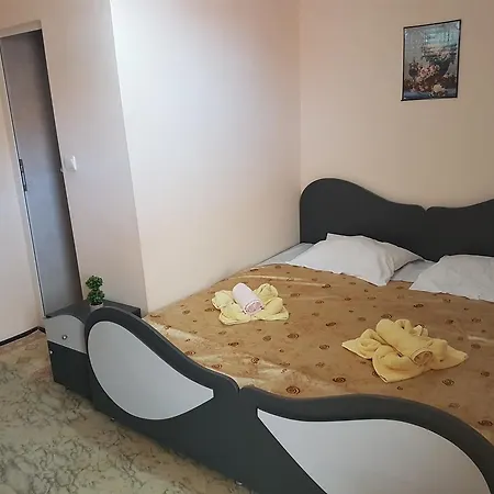 Eli بيت ضيافة نيسيبار