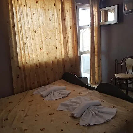 بيت ضيافة Eli *